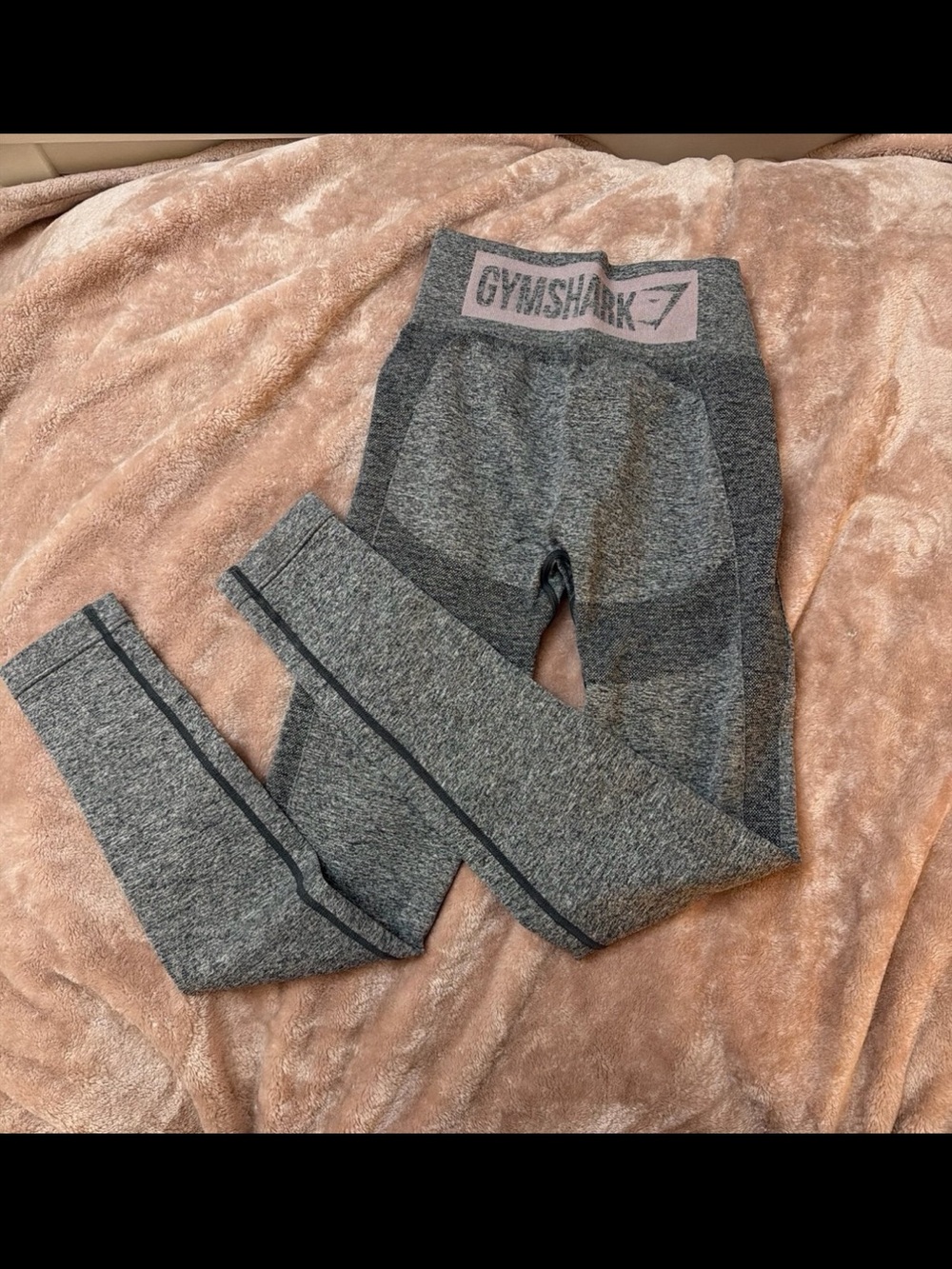Gymshark Women’s Charcoal Grey Seamless Leggings with Pink Logo Waistband